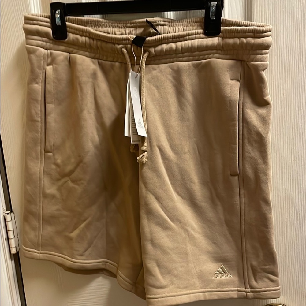 New- Adidas Beige Casual Shorts‎